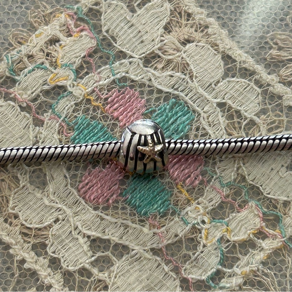 Pandora retired sea shell starfish sterling silver and 14k gold charm ALE 925